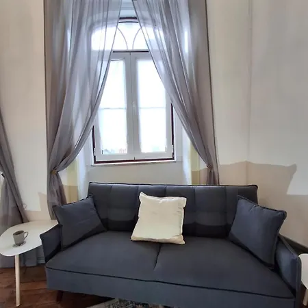 Historic Townhouse, Arganil, Casa Da Maya بيت للعطل